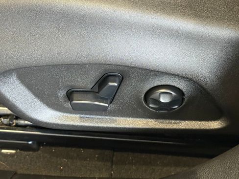 Used 2018 Jeep Renegade Limited image 19