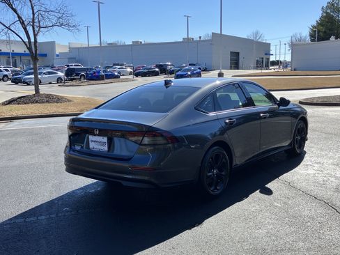 Certified 2025 Honda Accord SE image 10