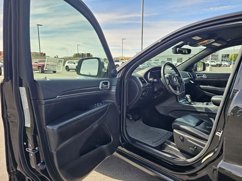 Used 2018 Jeep Grand Cherokee Limited AWD/4WD image 18