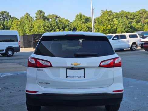 Used 2020 Chevrolet Equinox LS w/ LS Convenience Package FWD image 6