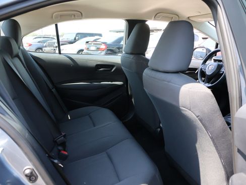 Used 2025 Toyota Corolla LE FWD image 9