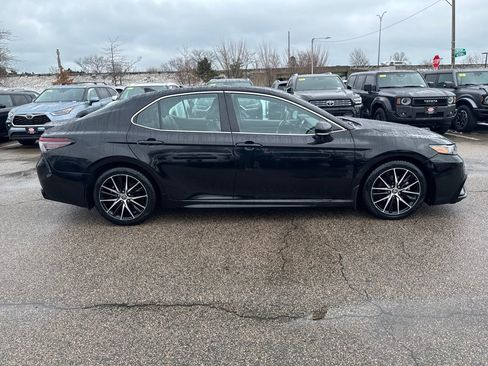 Used 2023 Toyota Camry SE image 8