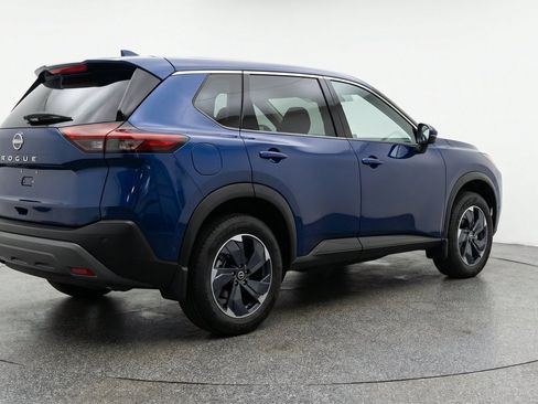 Used 2025 Nissan Rogue SV AWD/4WD image 9