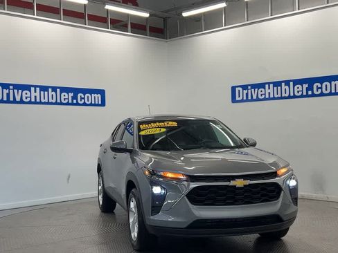 Used 2024 Chevrolet Trax LS w/ LS Convenience Package FWD image 5