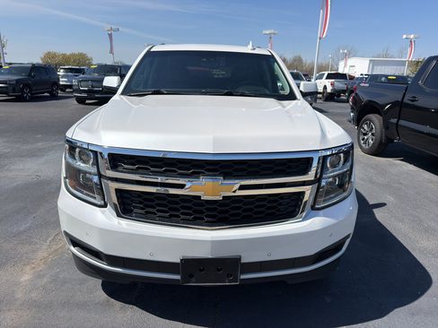 Used 2019 Chevrolet Suburban LT w/ Luxury Package image 2