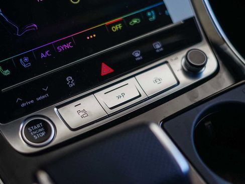 New 2025 Audi RS Q8 performance AWD/4WD image 25