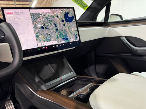 Used 2023 Tesla Model X image 27