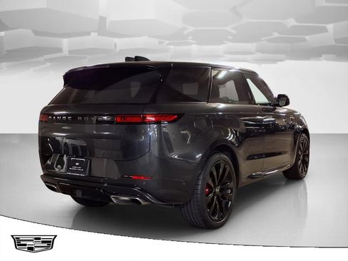 Used 2024 Land Rover Range Rover Sport Dynamic SE AWD/4WD image 2