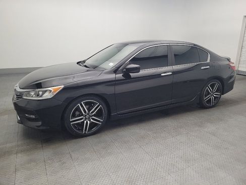 Used 2017 Honda Accord Sport image 2