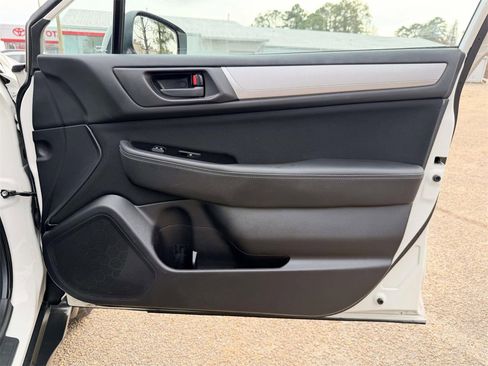 Used 2016 Subaru Outback 2.5i image 11