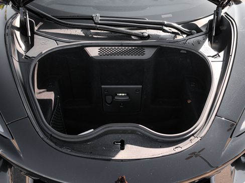 Used 2019 McLaren 570S Spider image 38