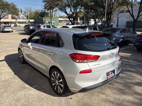 Used 2018 Hyundai Elantra GT w/ Style Package 02 image 4