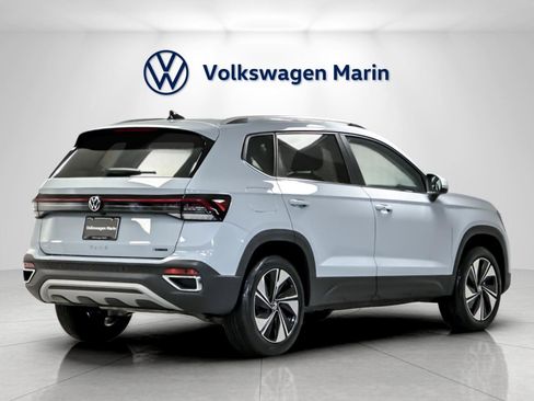 New 2026 Volkswagen Taos SE image 5