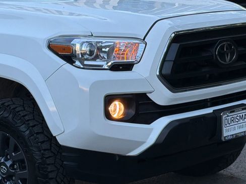 Used 2023 Toyota Tacoma SR5 AWD/4WD image 5