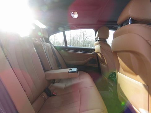 Used 2022 BMW 530i xDrive 530i xDrive w/ Premium Package image 16