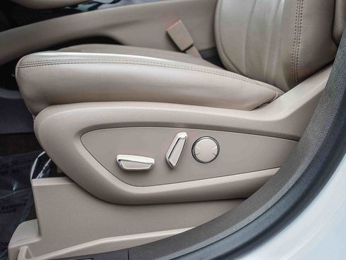 Used 2022 Lincoln Nautilus Reserve w/ Luxury Package image 18