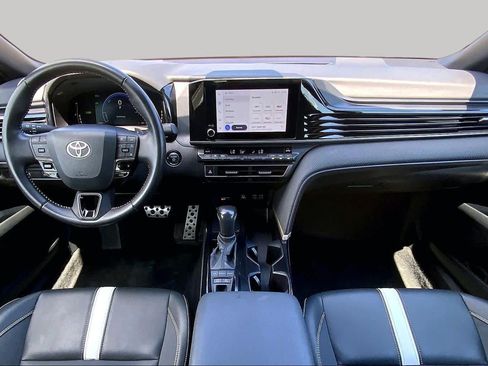 Used 2025 Toyota Camry SE FWD image 15