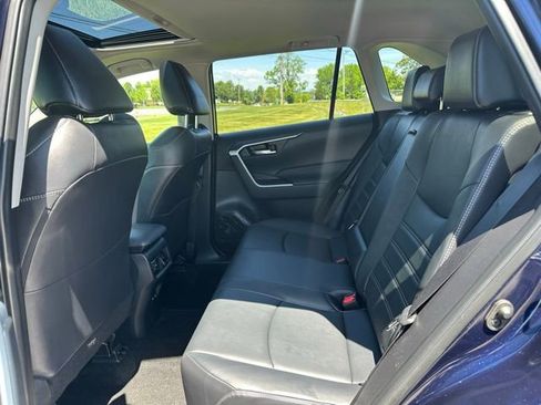 Used 2021 Toyota RAV4 XLE Premium AWD/4WD image 18