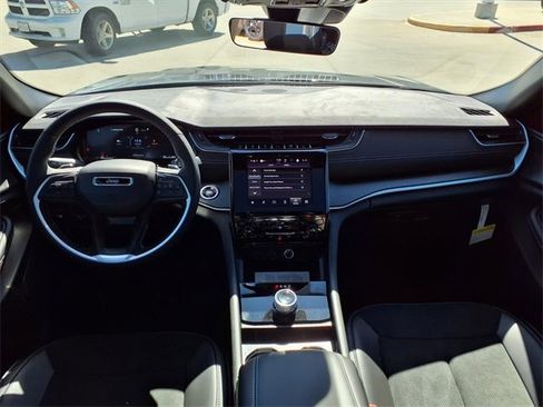 New 2025 Jeep Grand Cherokee L Altitude image 7