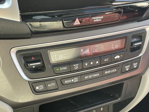 Used 2017 Honda Pilot EX image 7