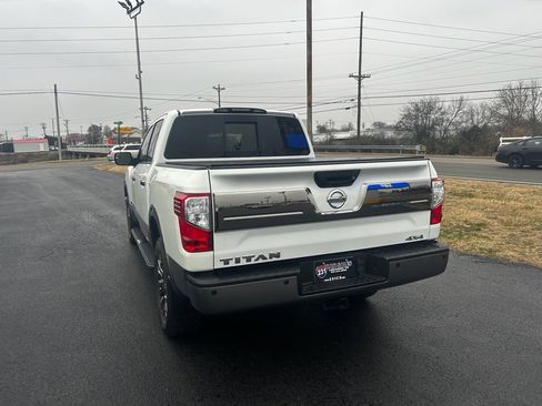 Used 2019 Nissan Titan Platinum Reserve image 5