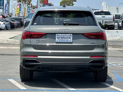 Used 2023 Audi Q3 2.0T Premium w/ Convenience Package AWD/4WD image 5