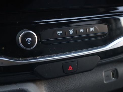 Used 2023 Ford Transit 350 XLT image 22