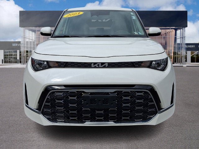 Used 2023 Kia Soul GT-Line FWD image 2