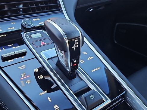 Certified 2023 Porsche Panamera 4 Platinum Edition image 25