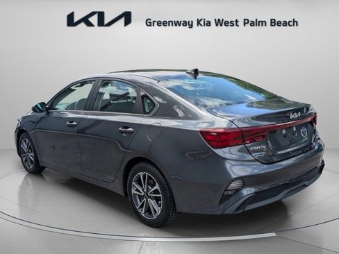 Used 2022 Kia Forte LXS w/ LXS Technology Package image 5