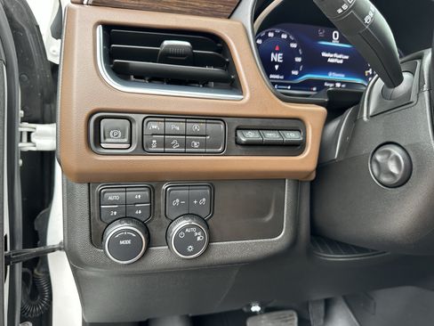 Certified 2023 Chevrolet Suburban High Country w/ Premium Package 2 AWD/4WD image 34