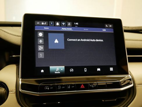 New 2025 Jeep Compass Limited image 32