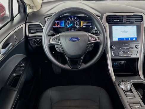 Used 2020 Ford Fusion SE FWD image 16