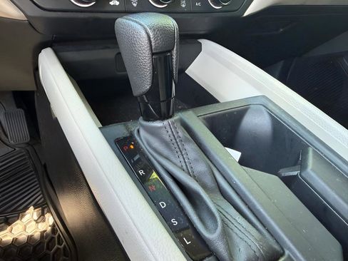 Used 2023 Honda Accord LX image 19