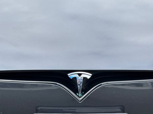 Used 2024 Tesla Model S image 42