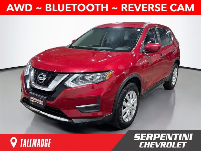 Used 2017 Nissan Rogue S AWD/4WD image 1