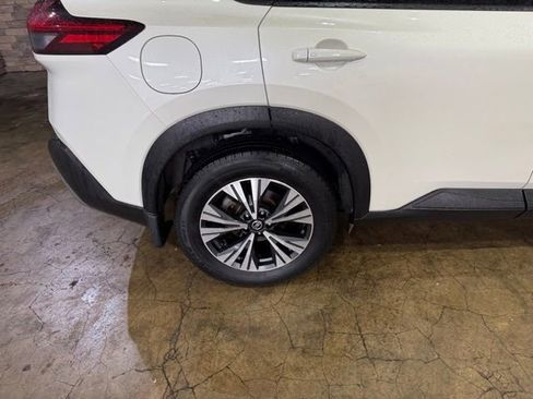 Used 2021 Nissan Rogue SV w/ Premium Package FWD image 4