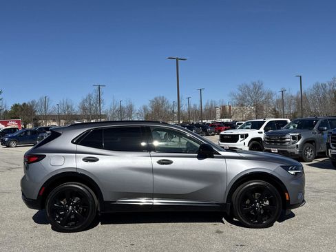 Used 2022 Buick Envision Essence w/ Sport Touring Package AWD/4WD image 5