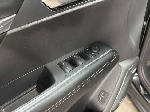 Used 2025 GMC Acadia Elevation image 24