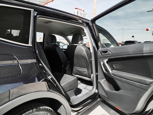 Used 2020 Volkswagen Tiguan SE FWD image 15