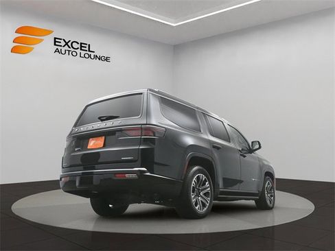 Used 2023 Jeep Wagoneer Series II image 44