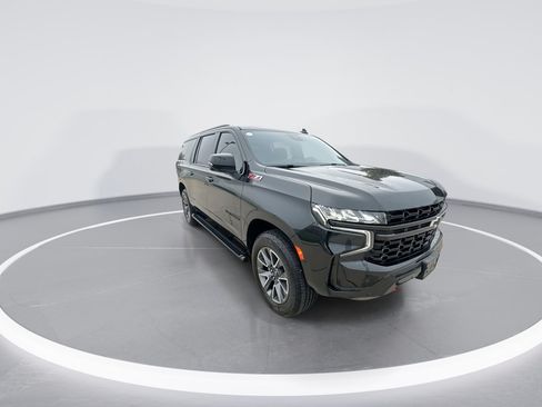 Certified 2023 Chevrolet Suburban Z71 w/ Luxury Package AWD/4WD image 2