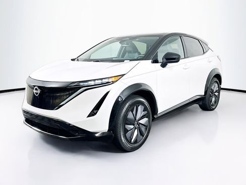 Used 2023 Nissan Ariya AWD image 3
