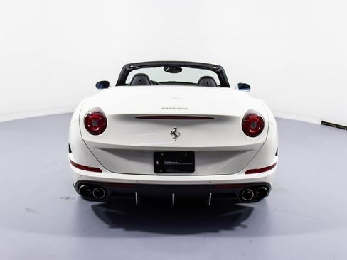 Certified 2017 Ferrari California T image 7