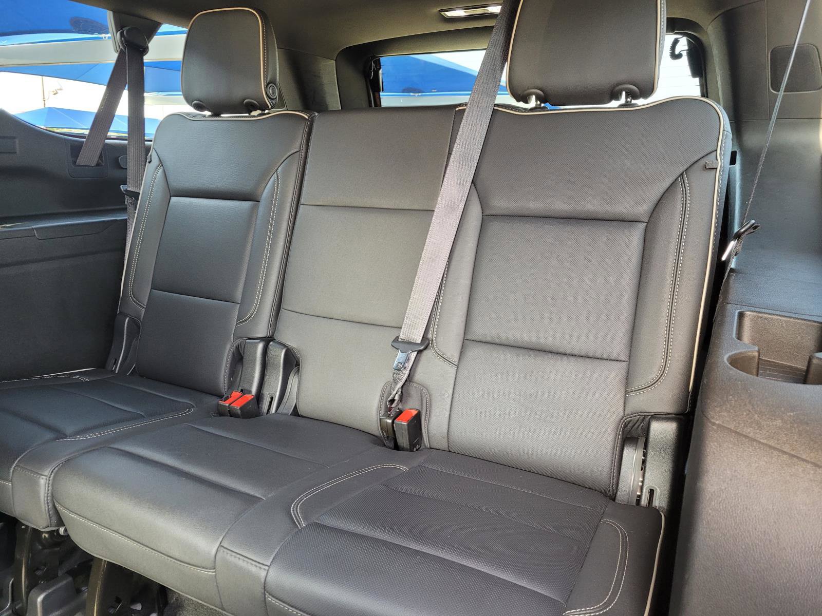 Used 2022 Chevrolet Suburban Premier AWD/4WD image 4