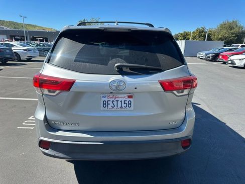 Certified 2018 Toyota Highlander XLE image 3