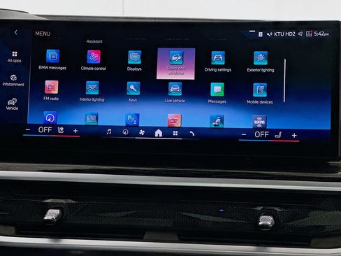 Used 2024 BMW X7 xDrive40i w/ Executive Package image 12