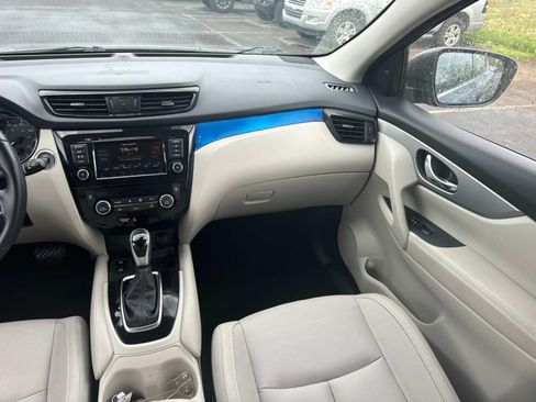 Used 2020 Nissan Rogue Sport SL FWD image 21