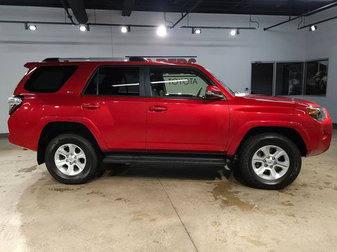Used 2024 Toyota 4Runner SR5 Premium image 8