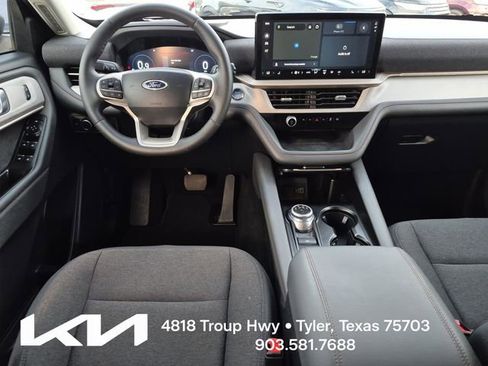 Used 2025 Ford Explorer Active RWD image 29